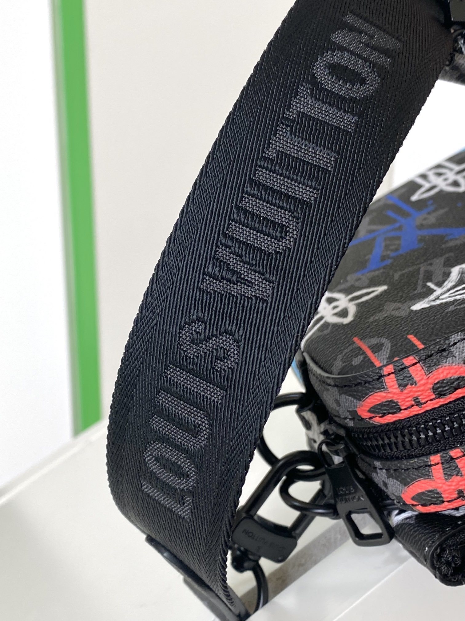 ルイ・ヴィトン「Louis Vuitton」新作 Trio メッセンジャーバッグ