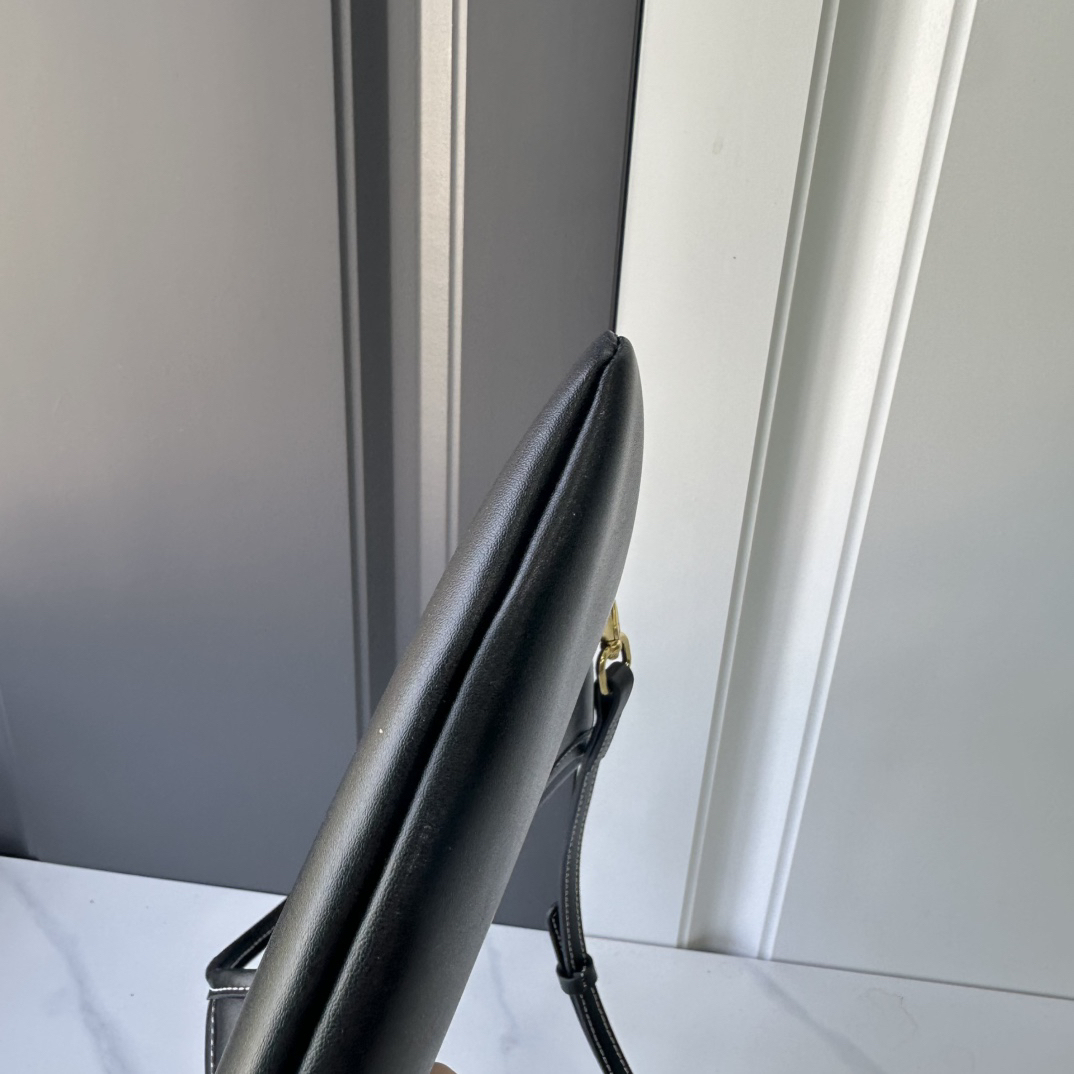 ミュウミュウ「Miu Miu」ミニ ティータートートバッグ