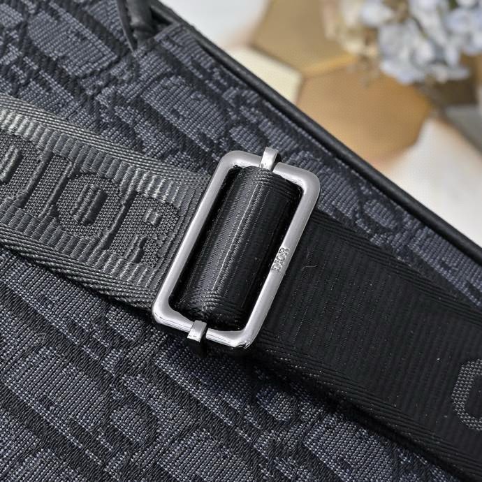 ディオール「Dior」Hit The Road メッセンジャーバッグ コンパクトトート