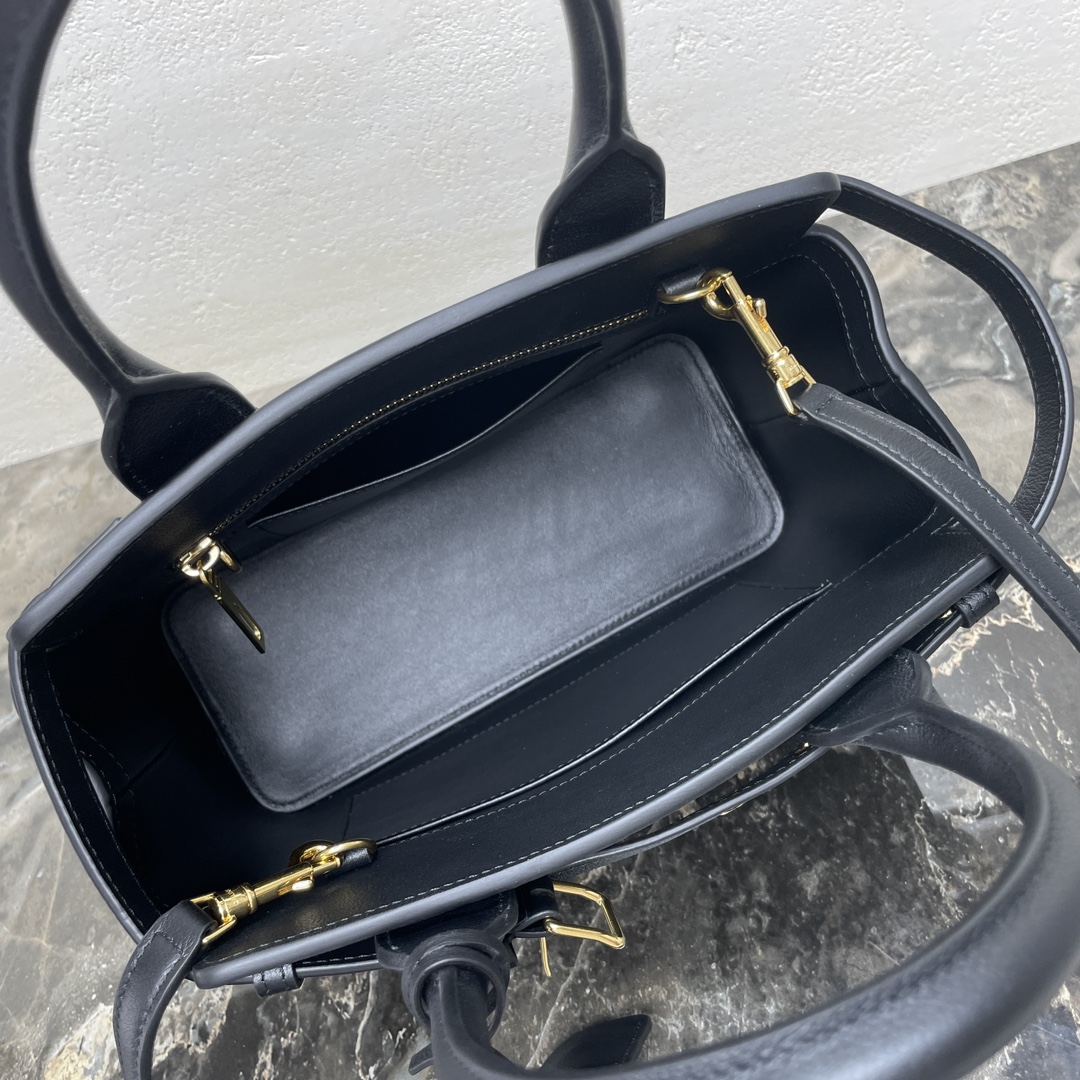 セリーヌ「Celine」CONTI 柔软牛皮革ハンドバッグ