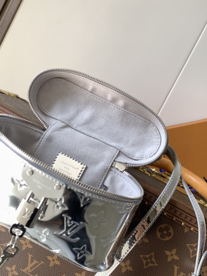 ルイ・ヴィトン「Louis Vuitton」Vanity Chain Pouch ハンドバッグ