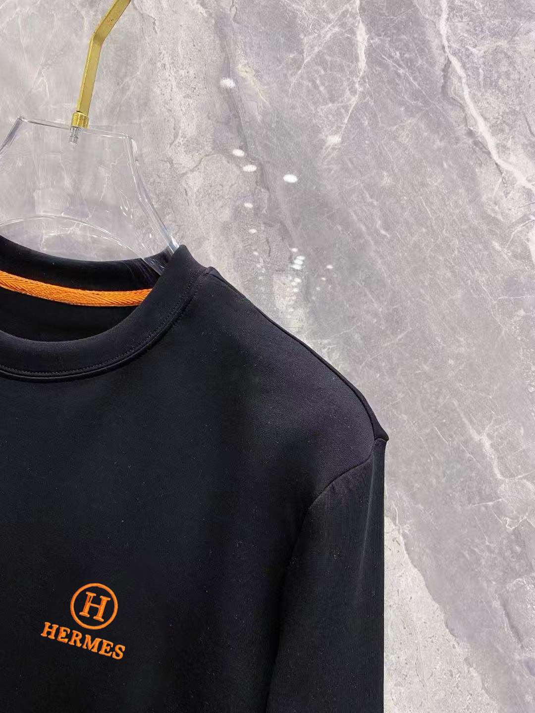 エルメス「Hermès」刺繍Tシャツ