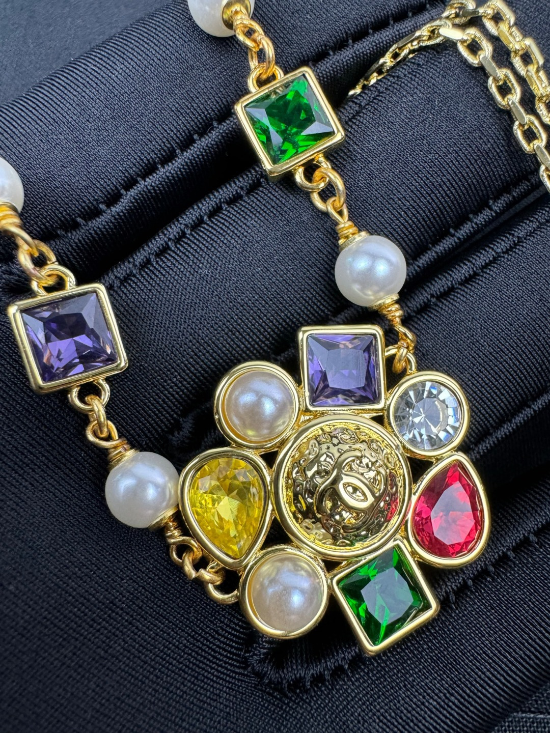 シャネル「Chanel」シャネル 幾何学模様カラーダイヤモンドネックレス