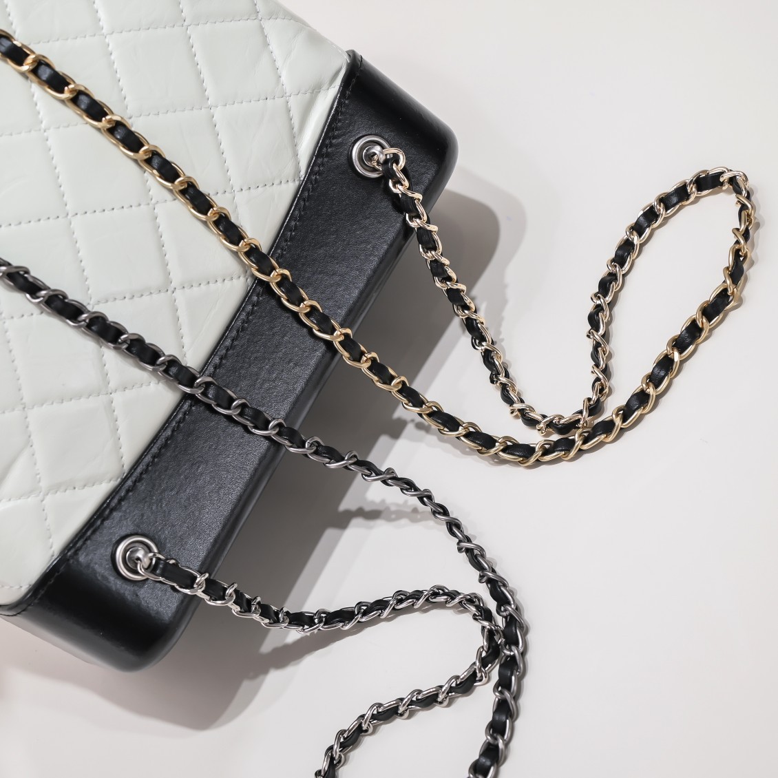 シャネル「Chanel」17 ガブリエル ホーボーバッグ