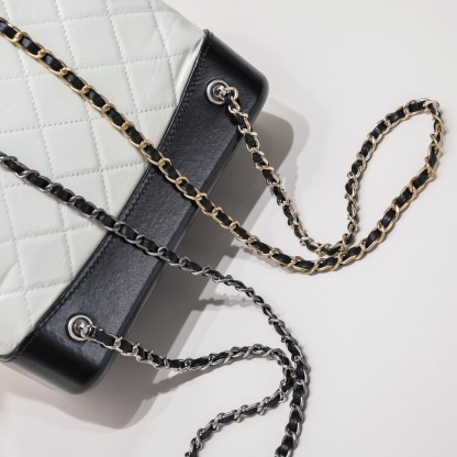 シャネル「Chanel」17 ガブリエル ホーボーバッグ