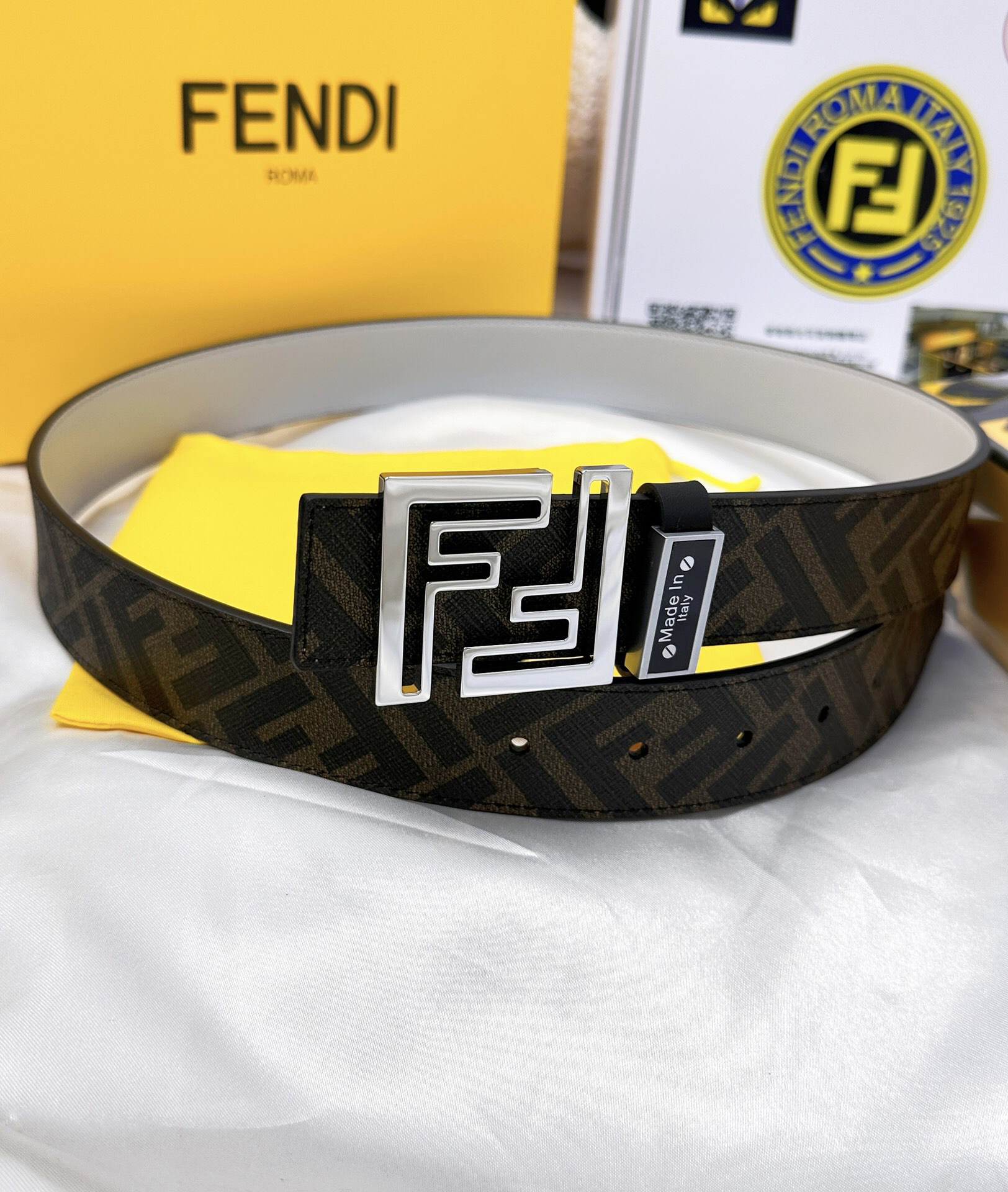 フェンディ「Fendi」FFベルト - リバーシブル フックベルト
