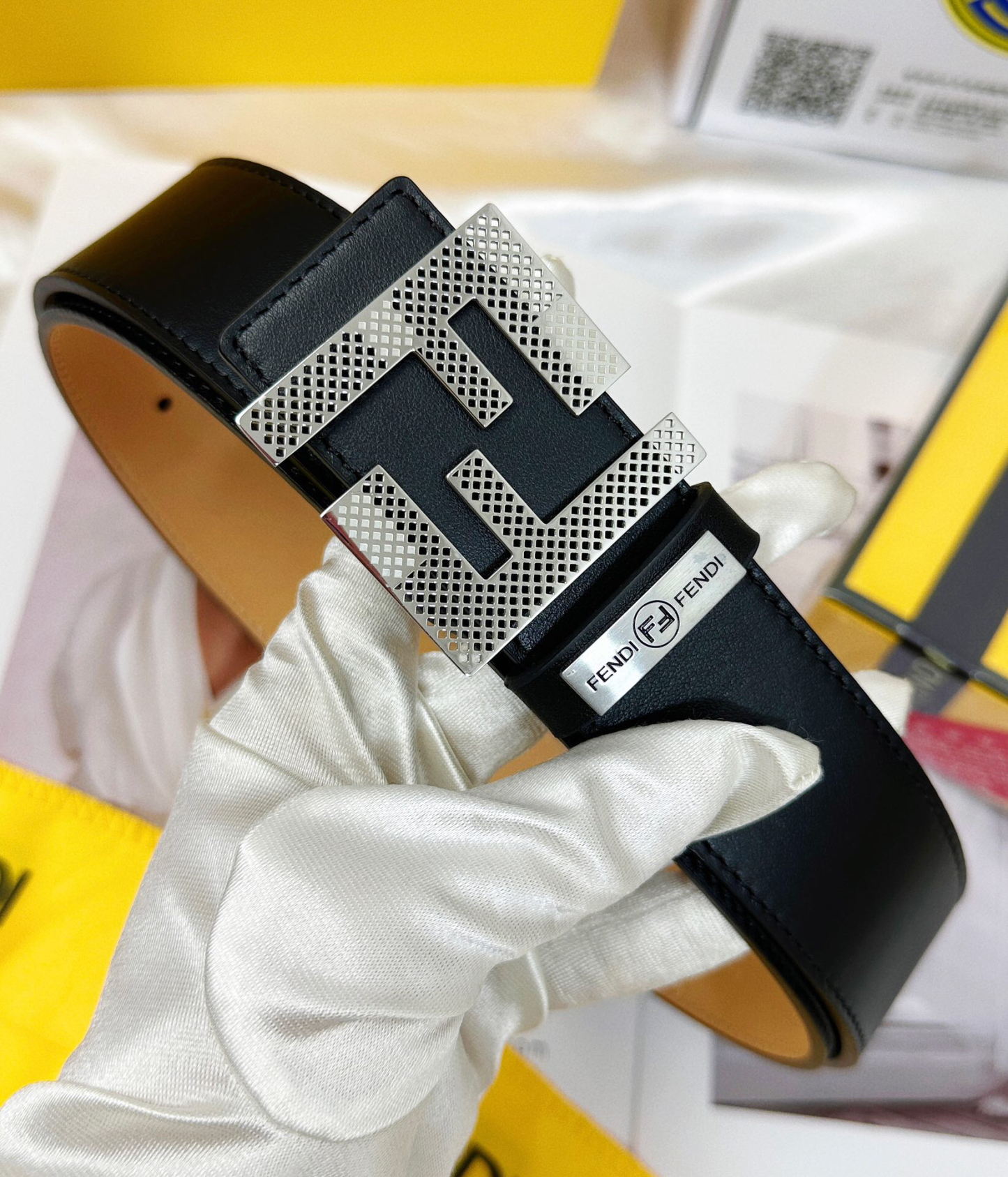 フェンディ「Fendi」FF ベルト - リバーシブル フックベルト