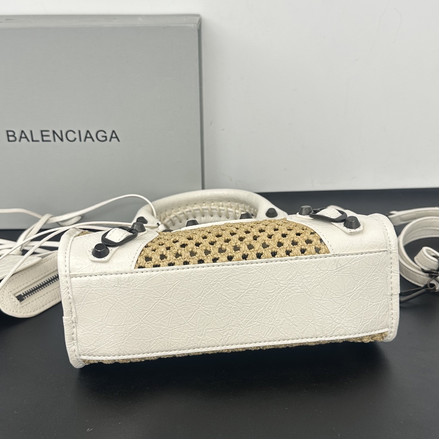 バレンシアガ「Balenciaga」バレンシアガ ラフィア ル・シティ ハンドバッグ / トートバッグ
