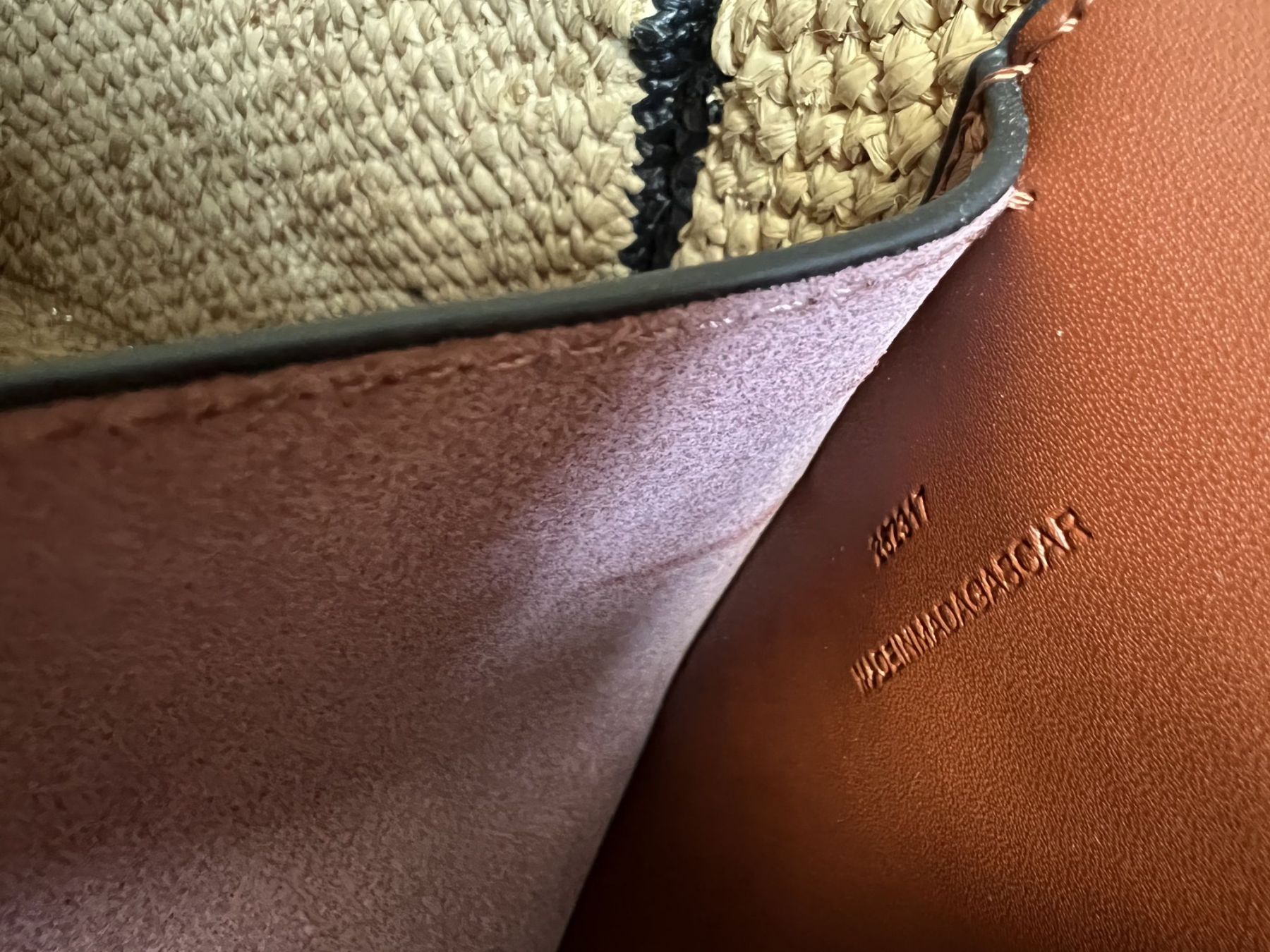 ロエベ「Loewe」Anagram Basket ラージトートバッグ ラフィア素材