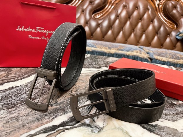 フェラガモ「Ferragamo」リバーシブルベルト