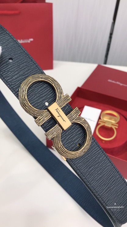 フェラガモ「Ferragamo」リバーシブルベルト「デュアルバックル」