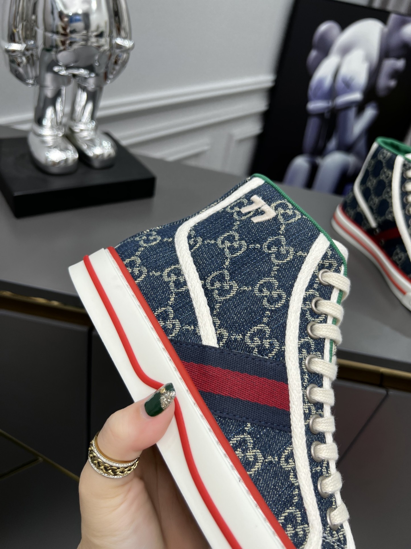 グッチ「Gucci」グッチ テニス 1977 ハイトップスニーカー / ユニセックススニーカー