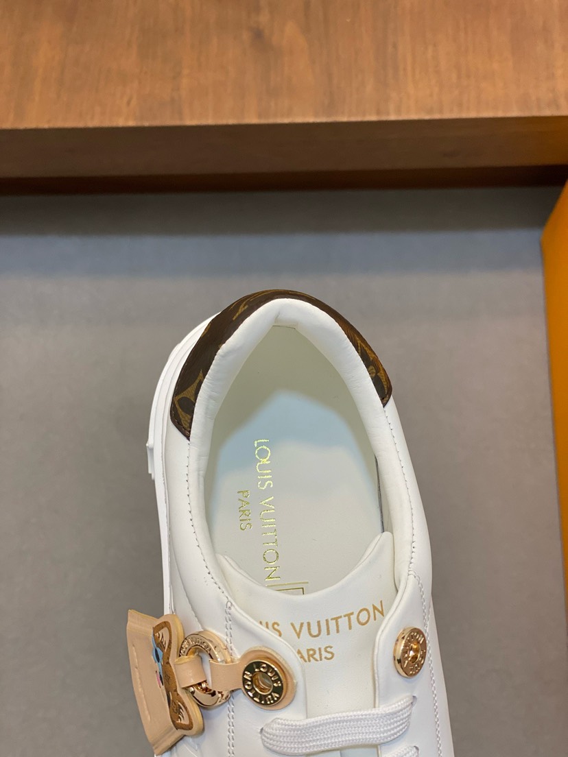 ルイ・ヴィトン「Louis Vuitton」ルイ・ヴィトン シルクカーフスキン スニーカー / ユニセックススポーツシューズ