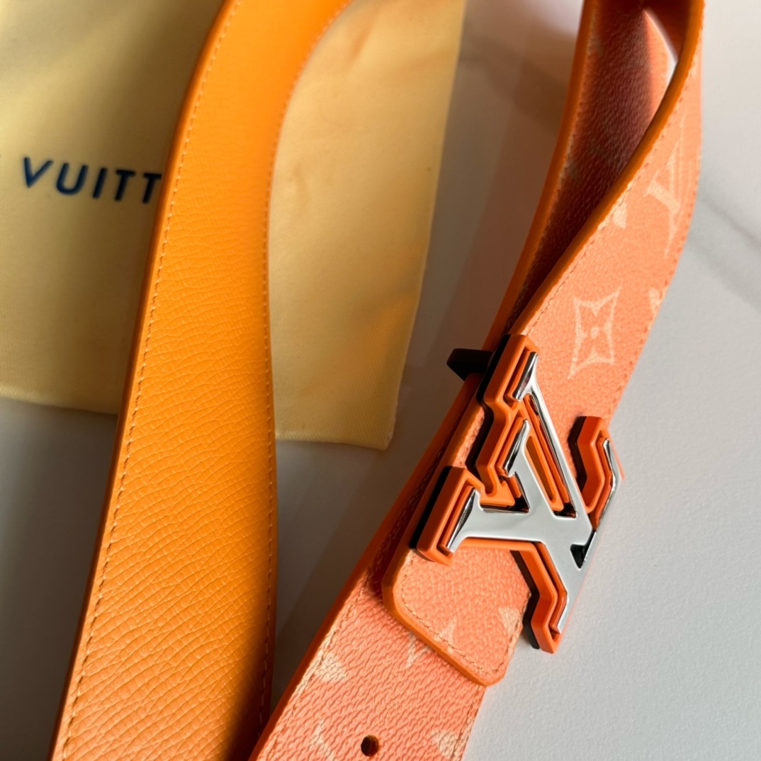 ルイ・ヴィトン「Louis Vuitton」ベルト･LV イニシャル 40MM リバーシブル