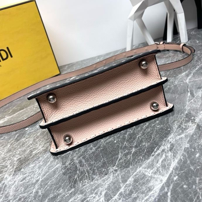 フェンディ「Fendi」ペッカブー アイシーユ スモール ショルダーバッグ