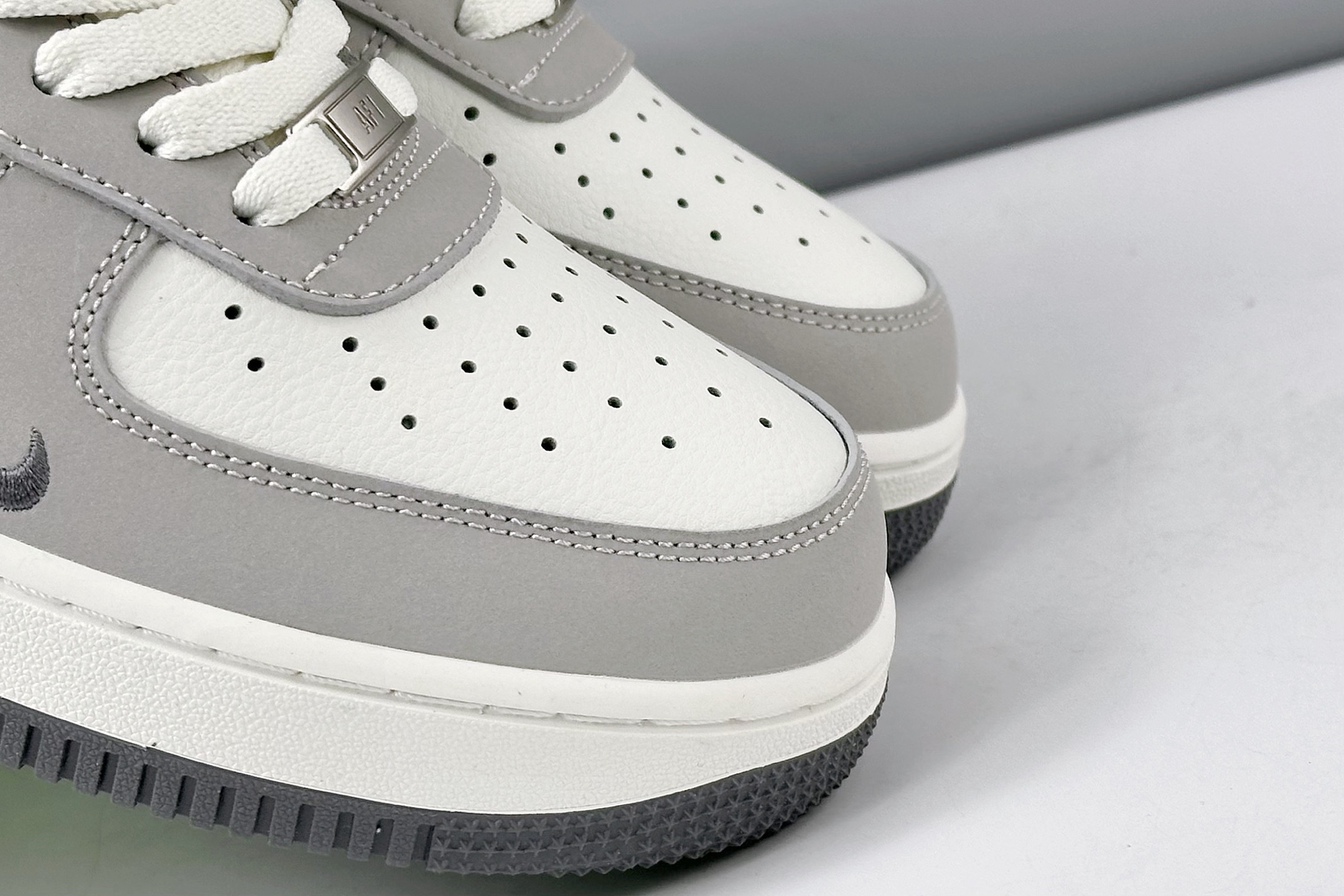 ナイキ「Nike」ク ロー カジュアルスニーカー