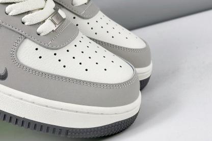 ナイキ「Nike」ク ロー カジュアルスニーカー