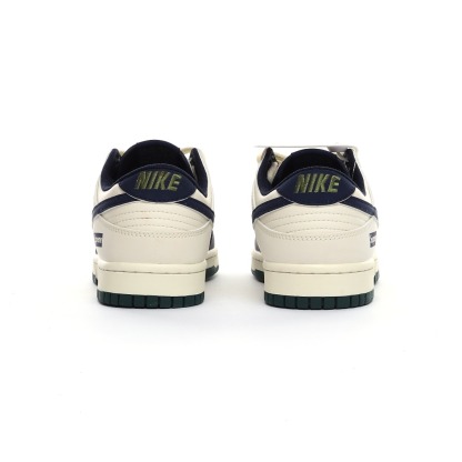 「コラボモデル」Supreme x NikeSB Dunk Lowスニーカー