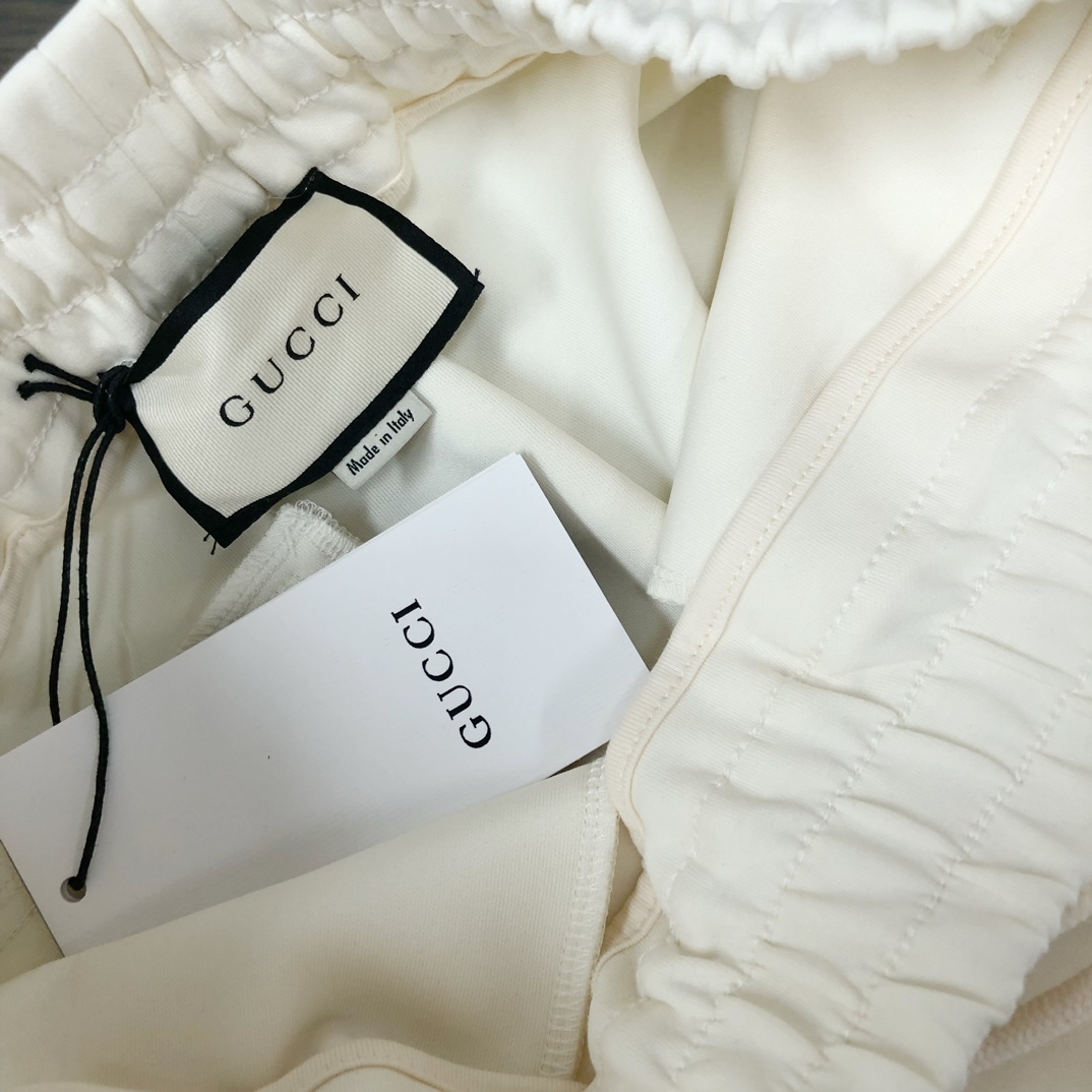 グッチ「Gucci」コットンショーツ / ロゴショーツ