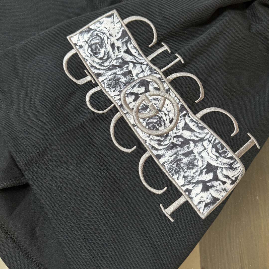 グッチ「Gucci」コットンショーツ / ロゴショーツ