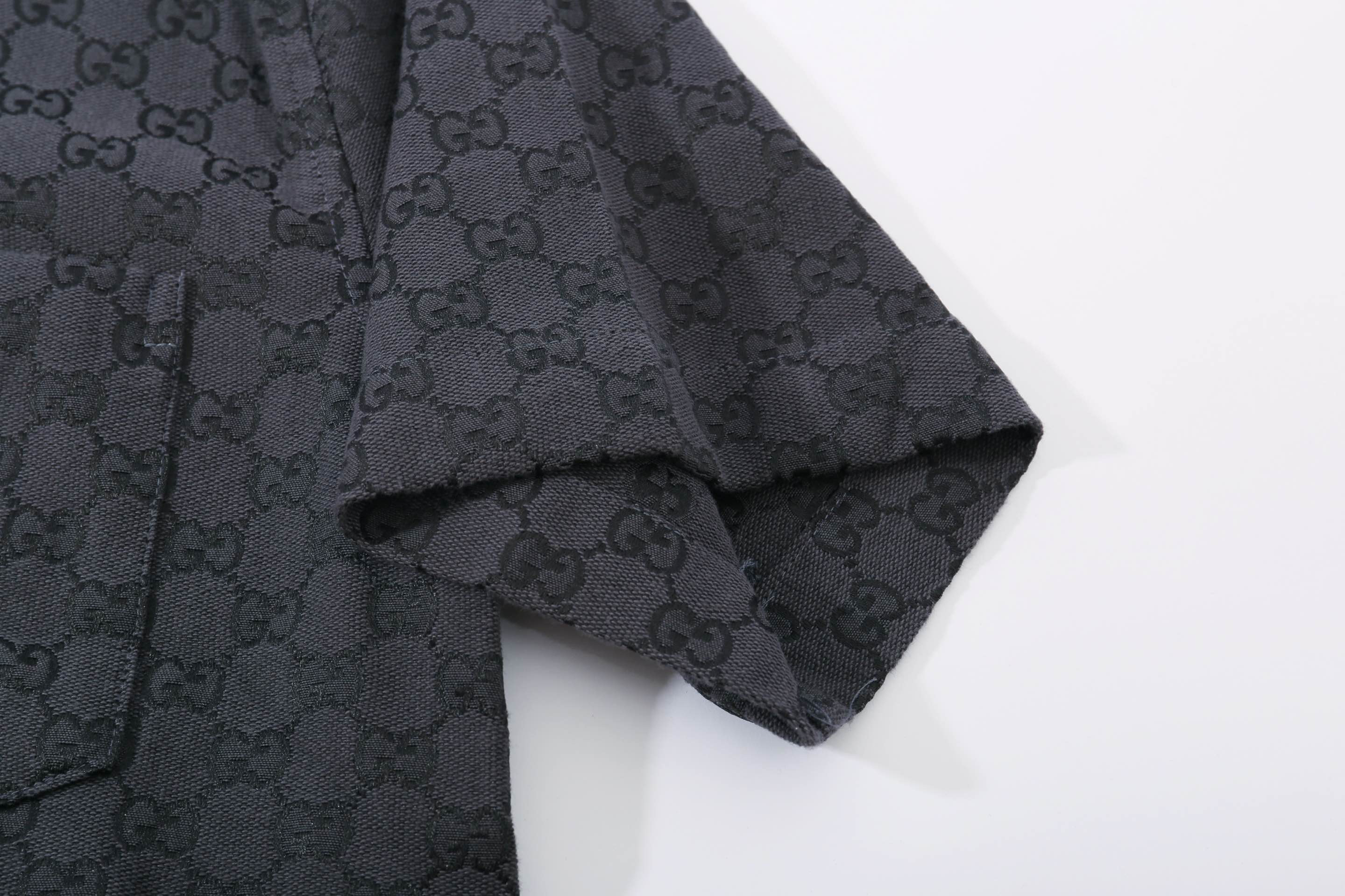グッチ「Gucci」グッチ オールオーバーロゴ ショートスリーブシャツ / デニムシャツ