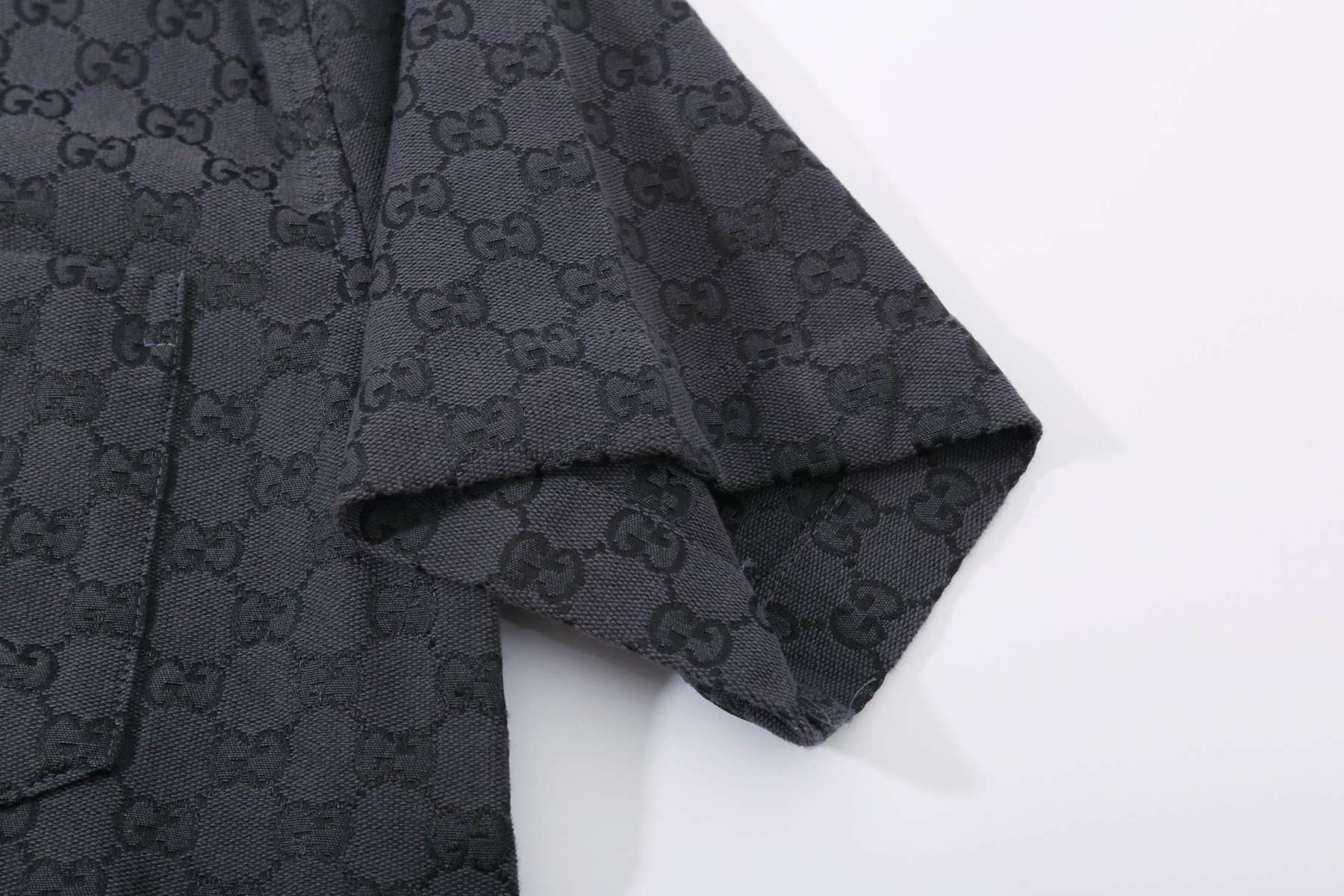 グッチ「Gucci」グッチ オールオーバーロゴ ショートスリーブシャツ / デニムシャツ