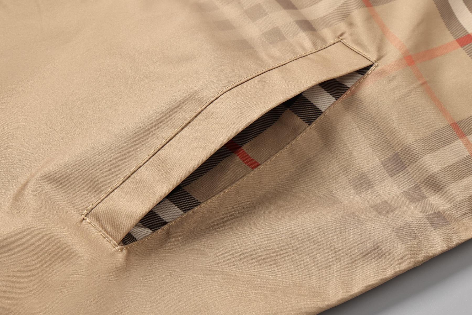 バーバリー「Burberry」バーバリー ロゴプリント ジップアップジャケット / アウター