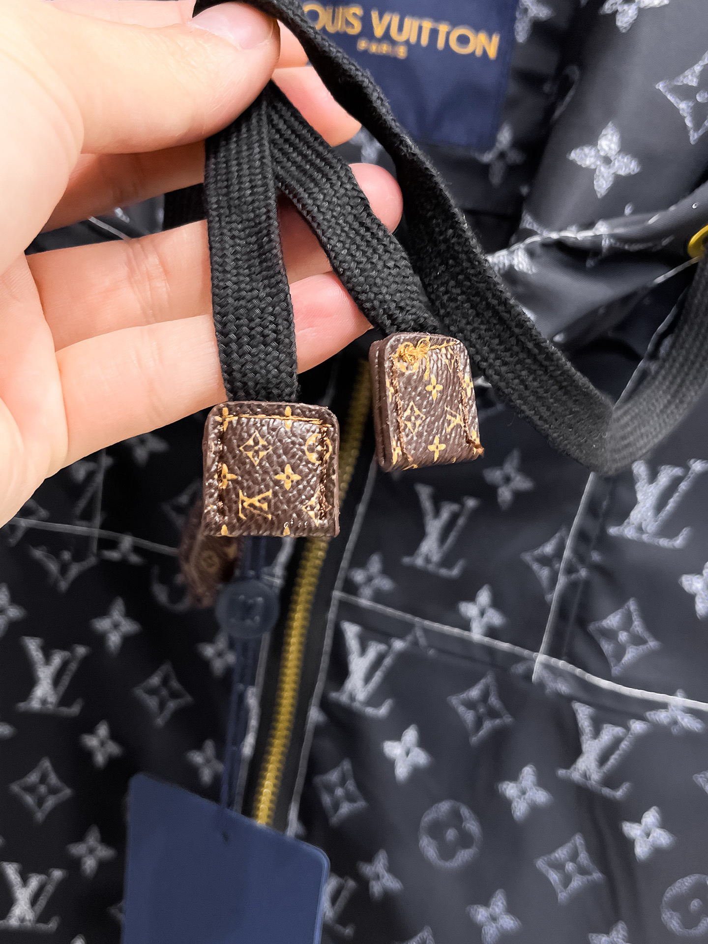 ルイ・ヴィトン「Louis Vuitton」ルイ・ヴィトン ロゴプリント ジップアップジャケット / アウター