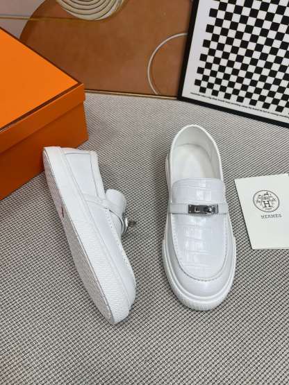 エルメス［Hermès］おしゃれなペアスニーカー