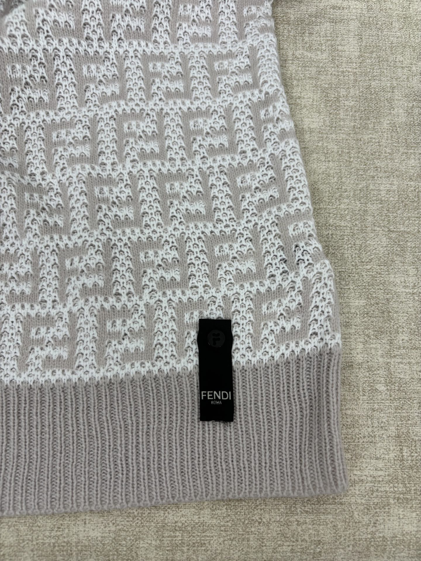 フェンディ「Fendi」フェンディ クルーネック ウールセーター / プルオーバー