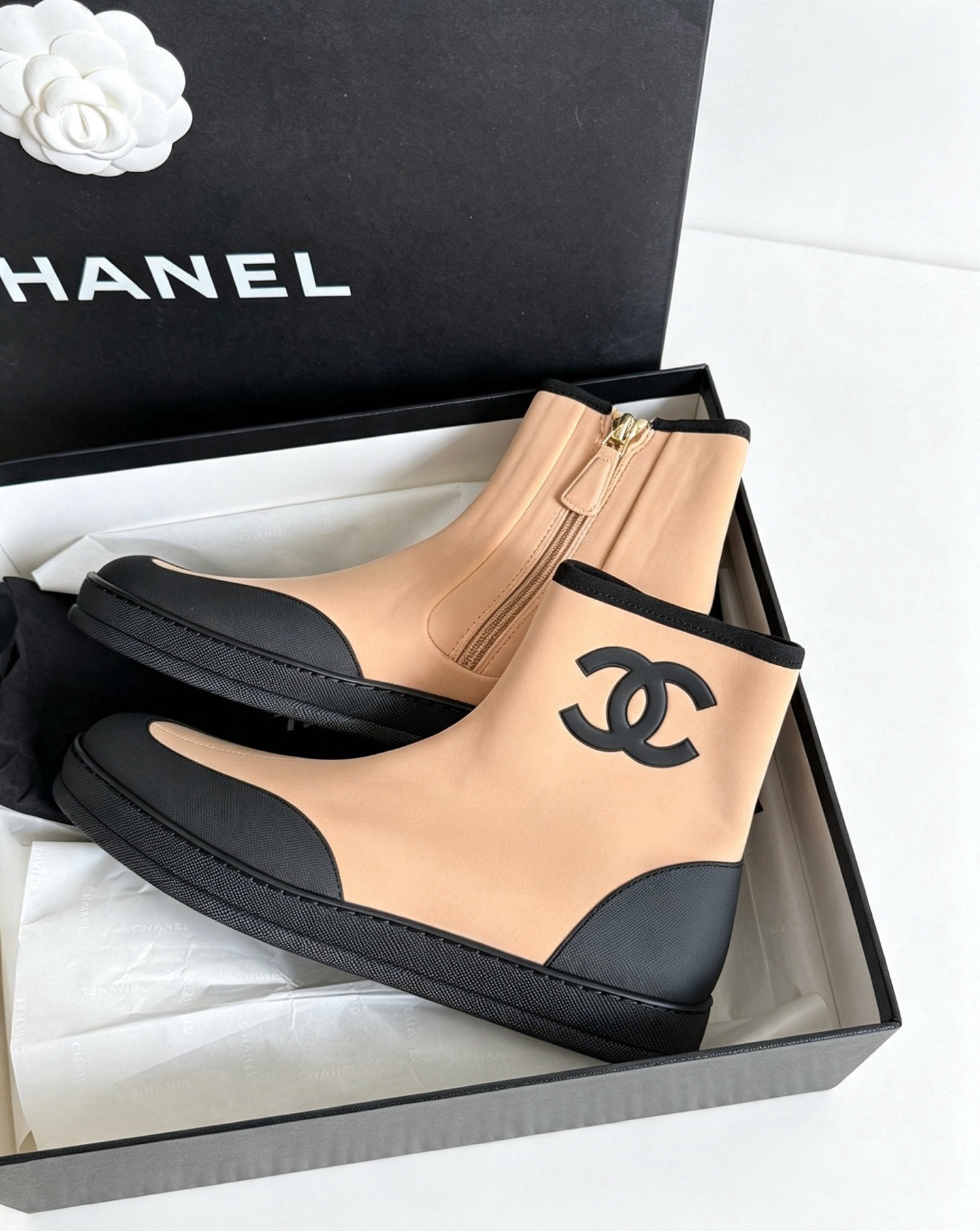 シャネル「Chanel」シャネル スニーカーブーツ / ショートブーツ