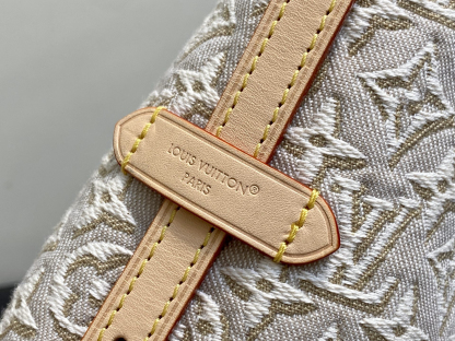 ルイ・ヴィトン「Louis Vuitton」ルイ・ヴィトン キャリーオール イーストウエスト モノグラム・アンブレーム / ショルダーバッグ