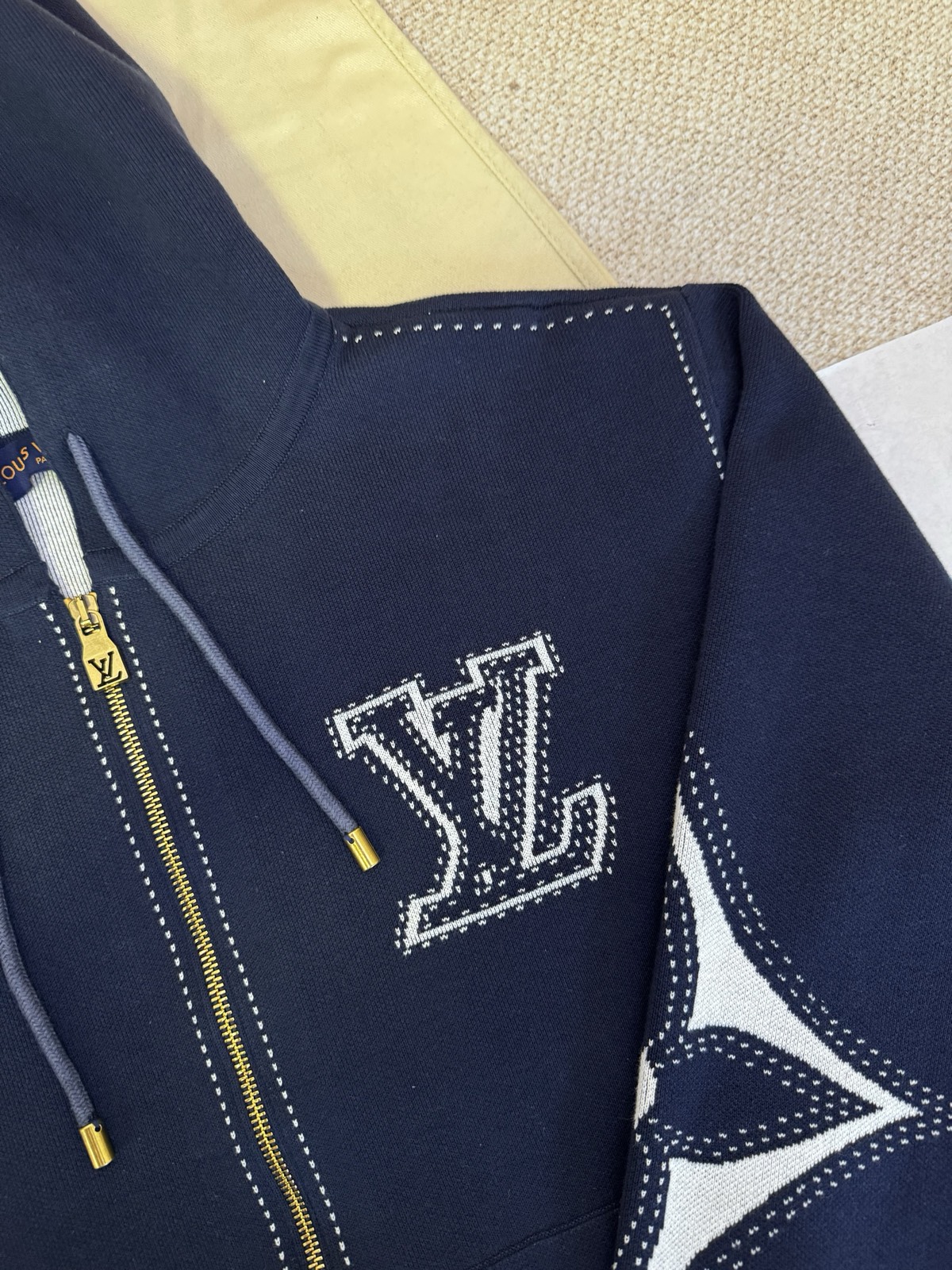 ルイ・ヴィトン「Louis Vuitton」ルイ・ヴィトン モノグラム・フロッキー ジップアップパーカー / アウター