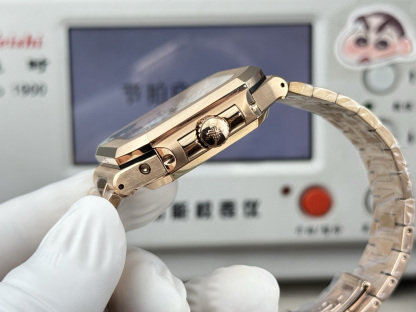 Patek Philippe パテック・フィリップ キュビトゥス スタイル グランドデイト・ムーンフェイズ / カスタムウォッチ