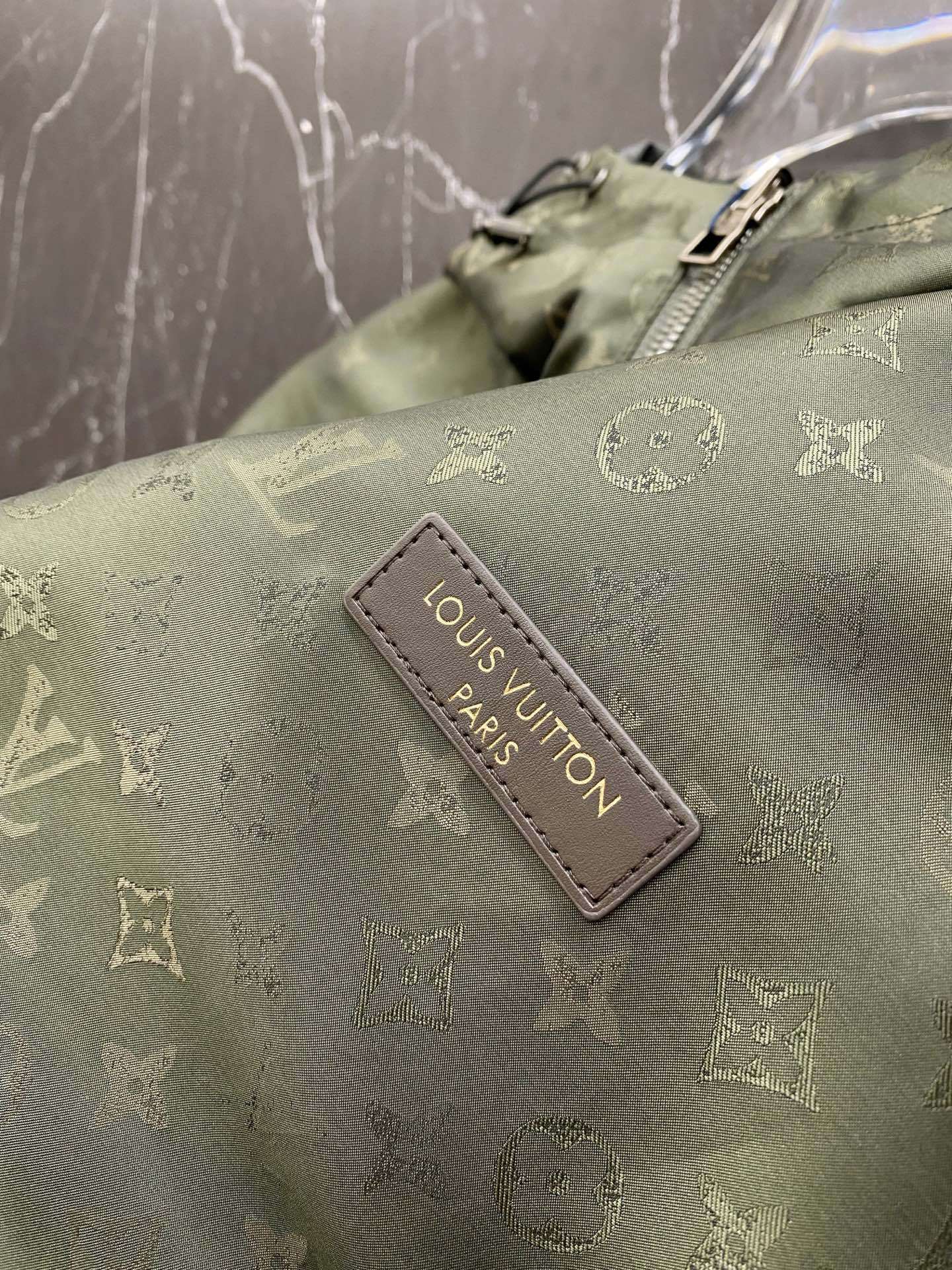 ルイ・ヴィトン「Louis Vuitton」ルイ・ヴィトン モノグラム トーンオントーン フーデッド ジャケット / アウター