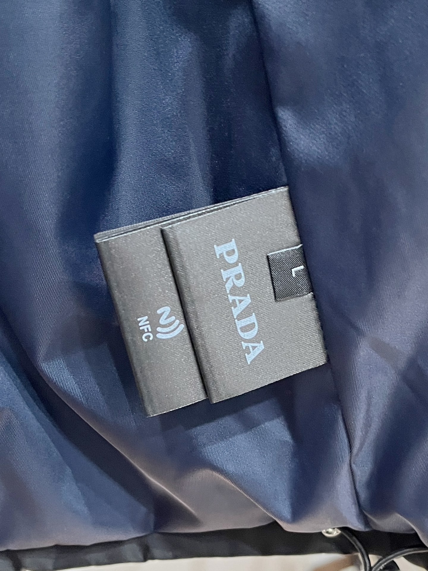 プラダ「Prada」プラダ Re-Nylon マルチポケット フーデッドジャケット / メンズ アウター