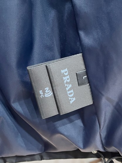 プラダ「Prada」プラダ Re-Nylon マルチポケット フーデッドジャケット / メンズ アウター