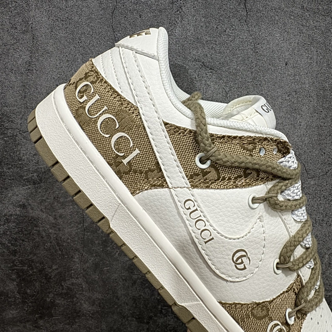 「コラボモデル」Gucci x Nike  SB Dunk Low デコンストラクション ドローストリングスニーカー