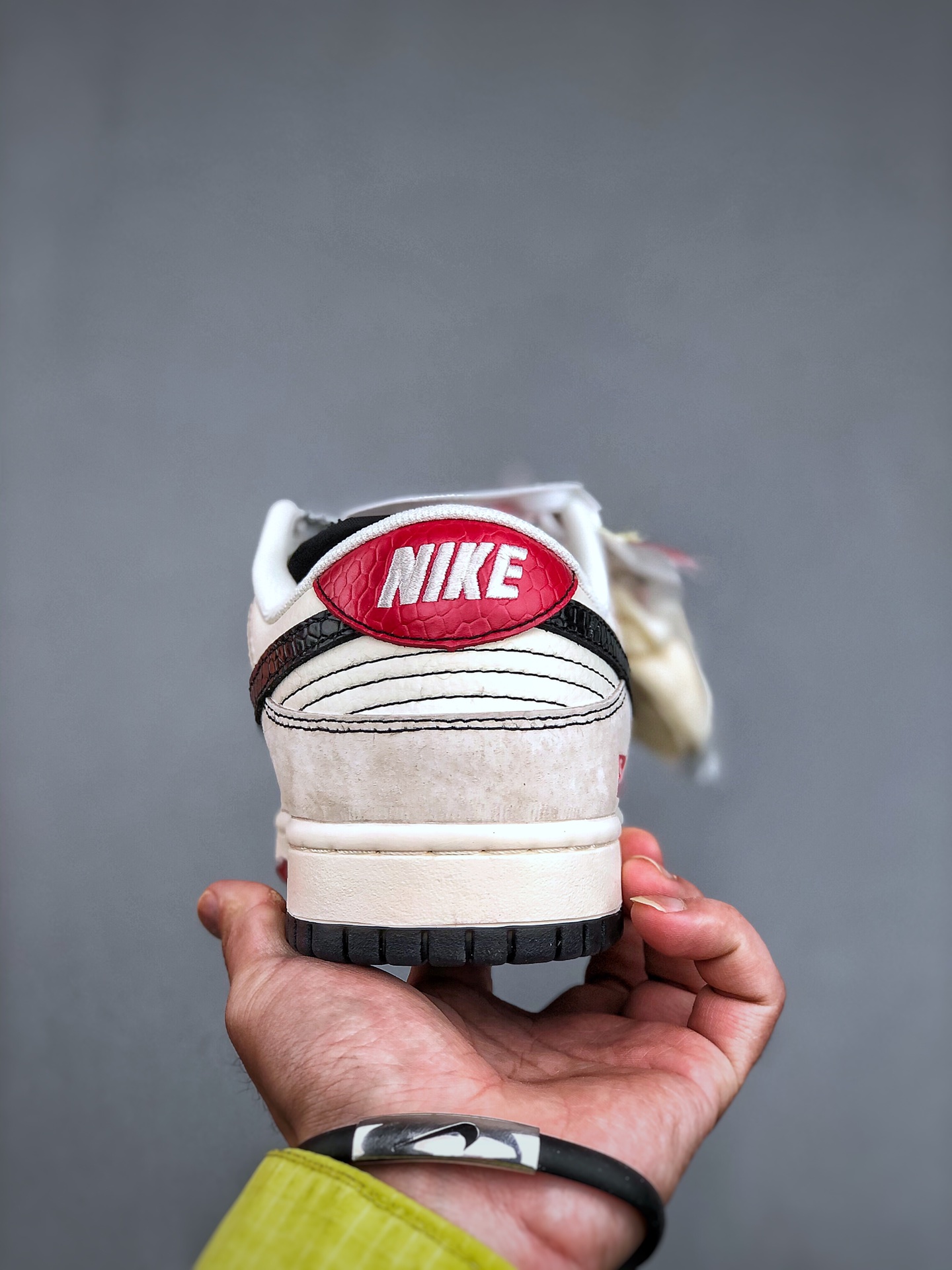 【超入手困難】「コラボモデル」Supreme x Nike SB Dunk Low スニーカー