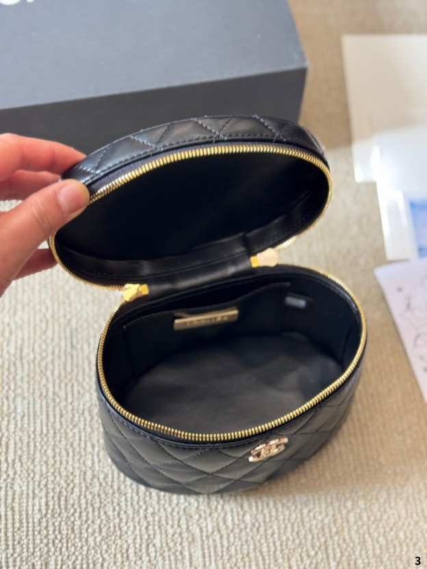 シャネル「Chanel」25c スモールスクエアバッグ 3色