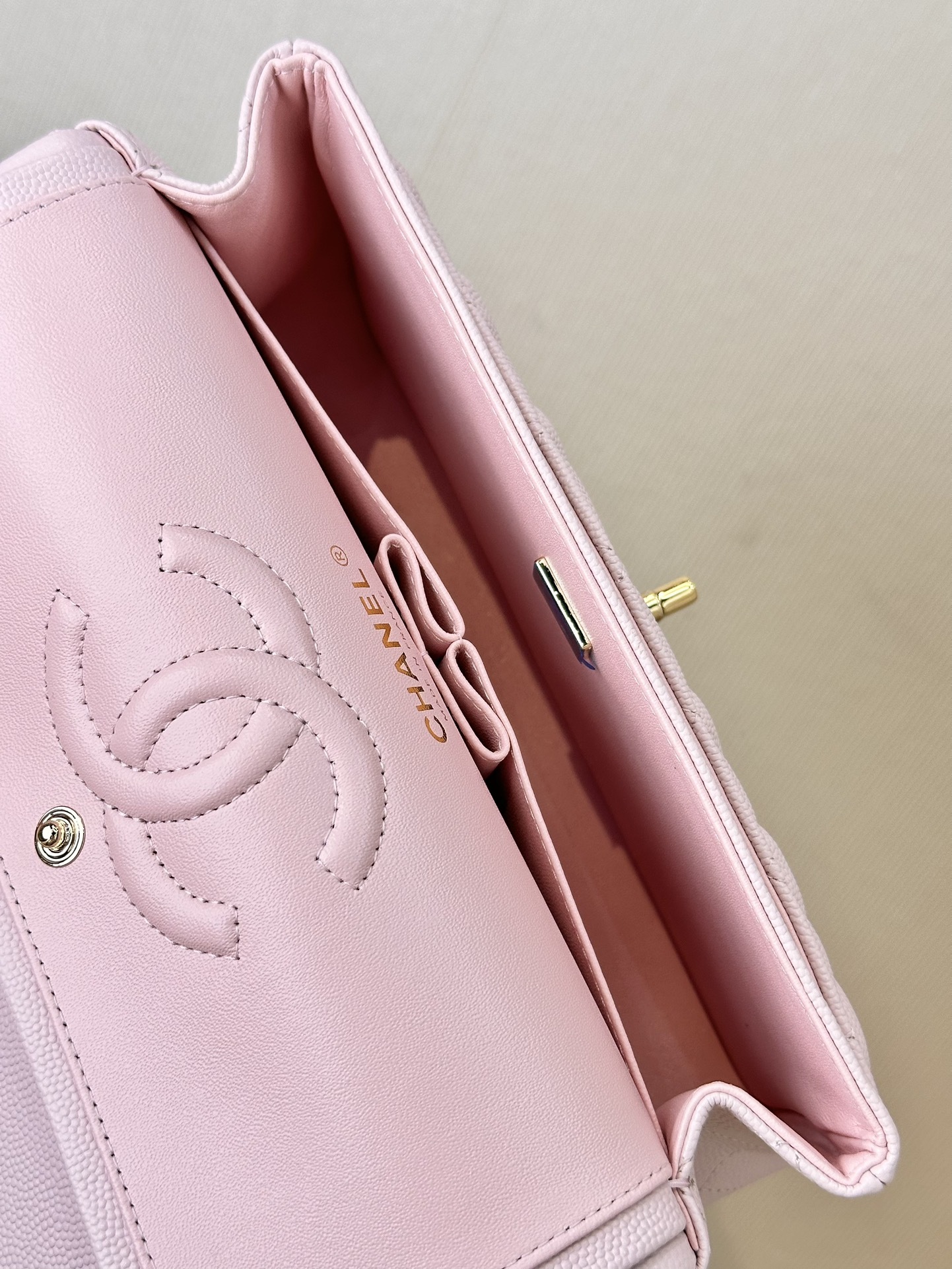 シャネル「Chanel」11.12 クラシック ハンドバッグ