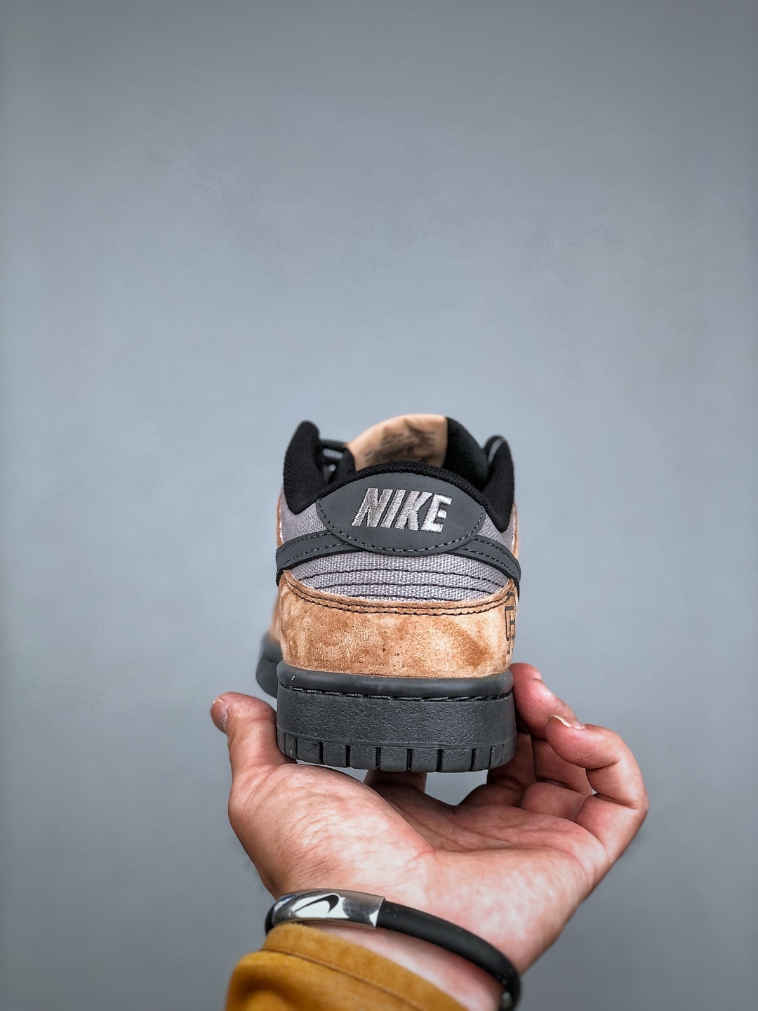 「コラボモデル」The North Face x Nike  SB Dunk Low 'Grey Brown Black' スモールスウッシュ スニーカー