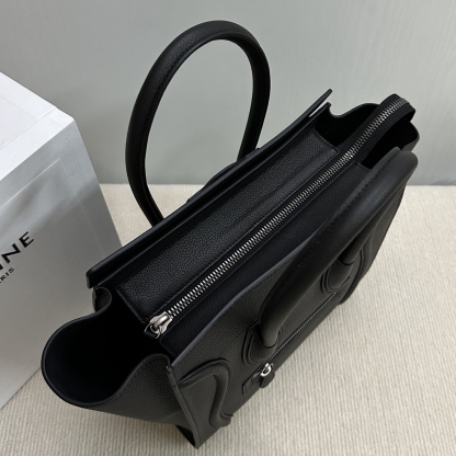 セリーヌ「Celine」Luggage ダイヤモンド柄笑顔バッグ
