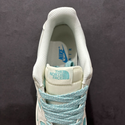 「コラボモデル」The North Face x Nike Air Force 1 Low 07 'White Blue' スモールスウッシュ スターダスト スニーカー