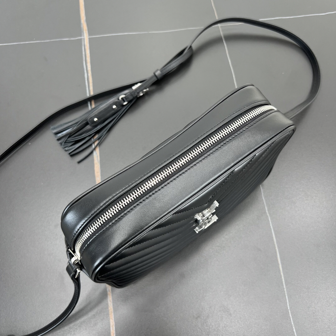 サンローラン「Saint Laurent」LOU ルー キルティング カメラバッグ