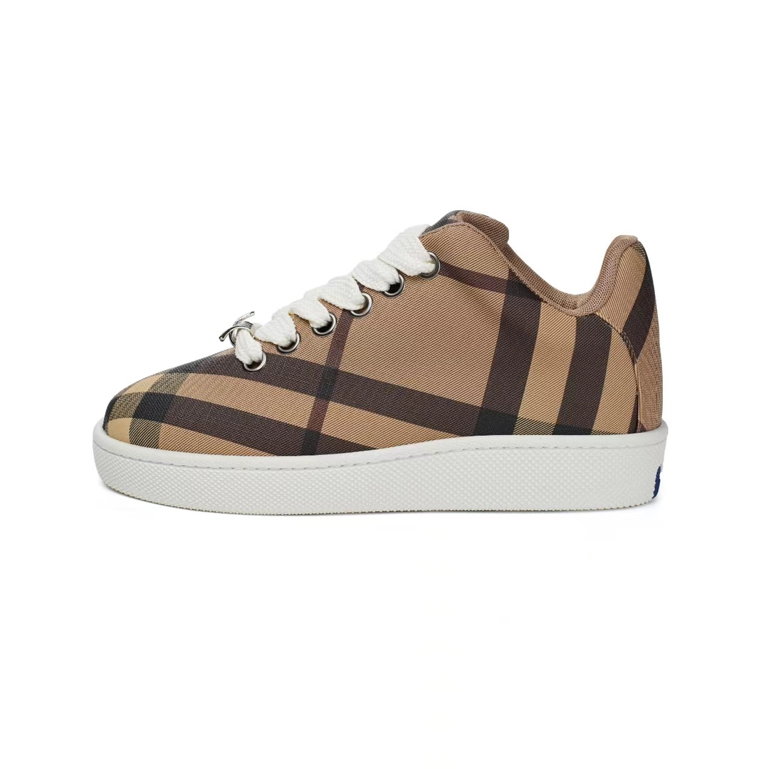 バーバリー「Burberry」 Terrace シリーズ エラスティックニット スニーカー
