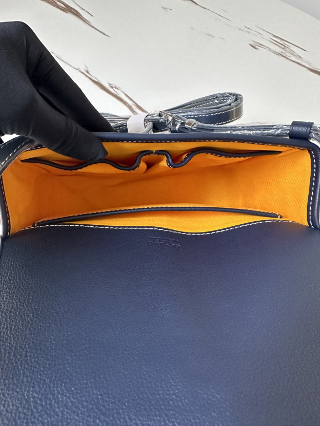 ゴヤール「Goyard」 Belvedere PM 深ブルー メッセンジャーバッグ