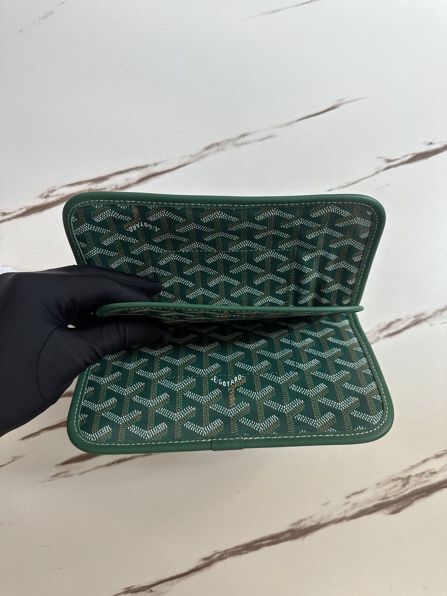 ゴヤール「Goyard」 Plume グリーン エンベロープバッグ