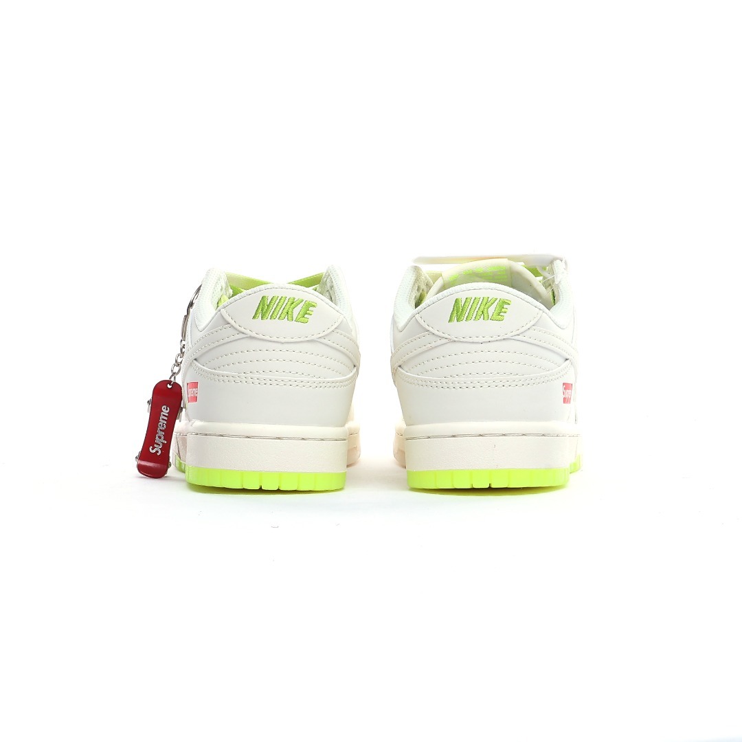 「コラボモデル」Supreme x Nike SB Dunk Low スニーカー