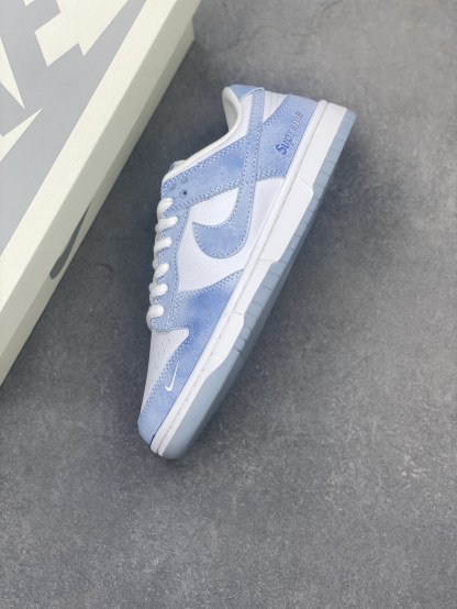「コラボモデル」Supreme x Nike SB Dunk Low スニーカー